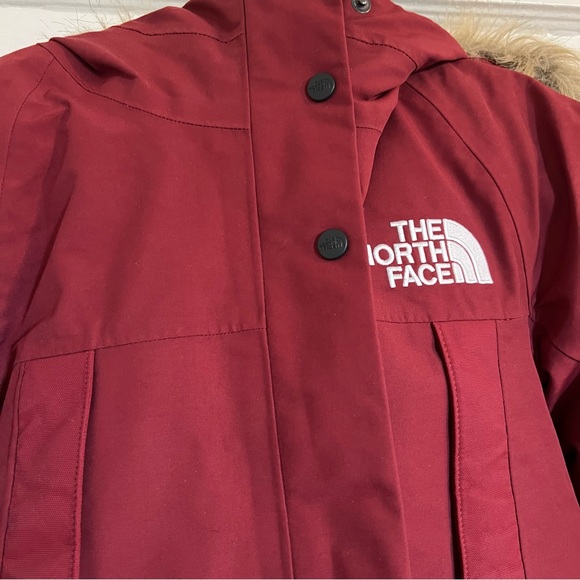 The North Face Outerboroughs Parka Cordovan XS - Picture 2 of 5